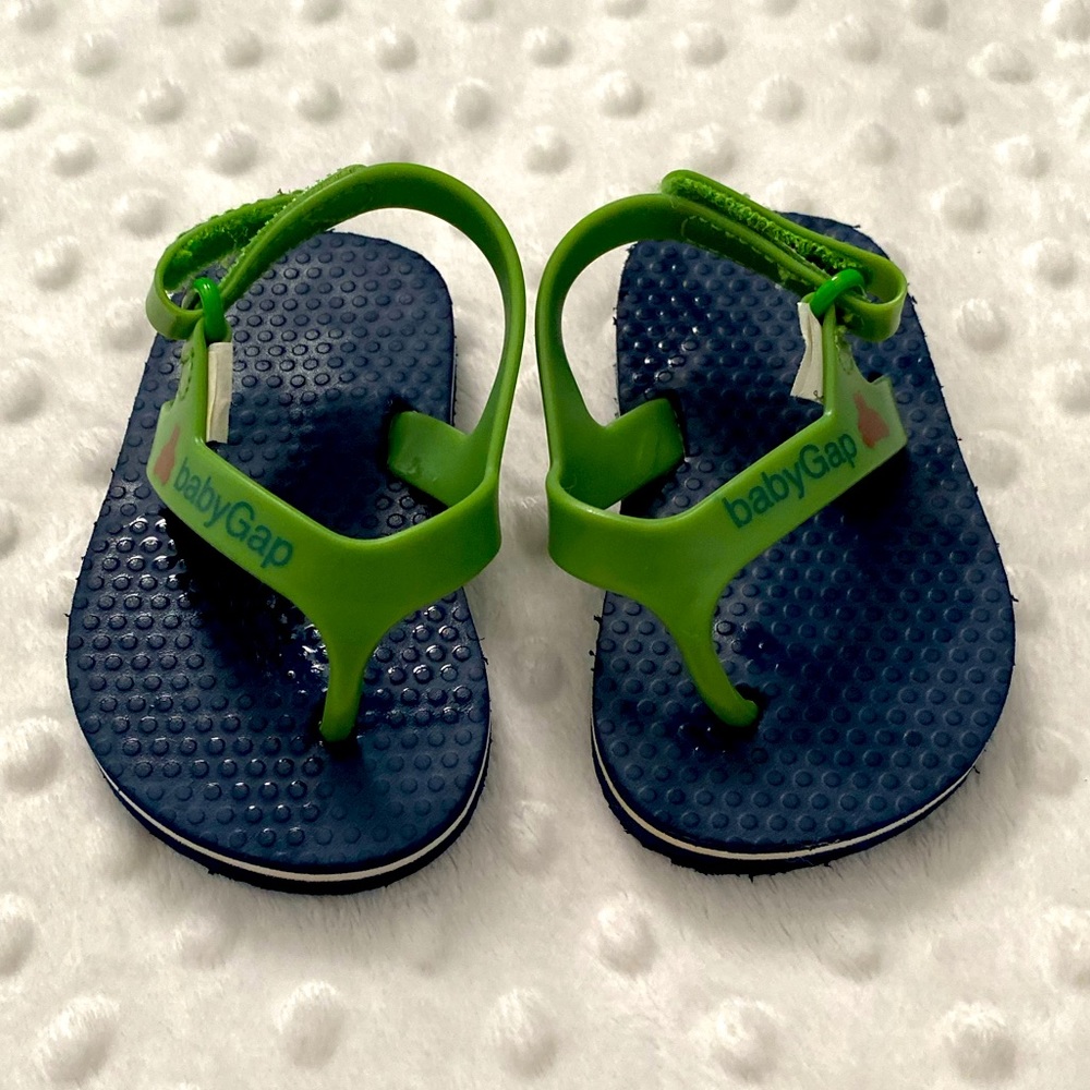 Baby Gap Baby Slippers (0-3mons)